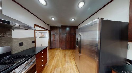 15560 Leadwell St, Van Nuys CA 91406-3110 exterior