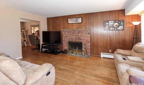 191 Park Ave, Bethpage, NY 11714-4428
