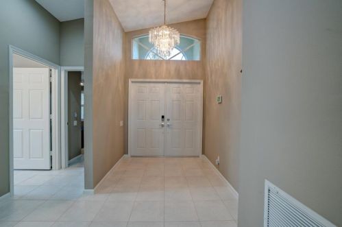 7038 Haviland Cir, Boynton Beach FL  33437-6472 exterior