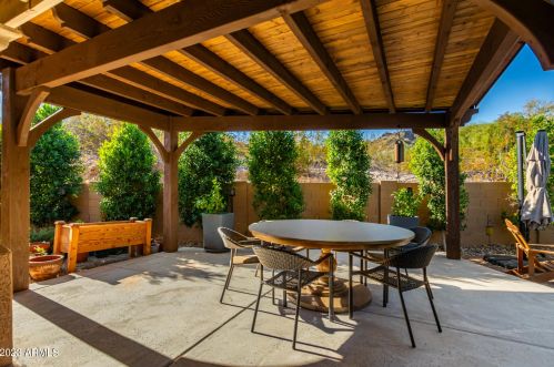 11039 11th St, Phoenix AZ  85020-5852 exterior