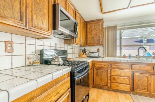 1954 Claudia Ave, Simi Valley CA 93065-3642 exterior