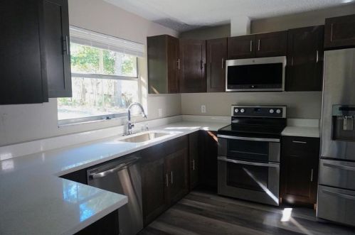 2440 Keystone Rd, Tarpon Springs FL  34688-8621 exterior