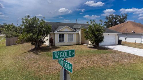 1986 Gold Ln, Fort Pierce, FL 34953-1835
