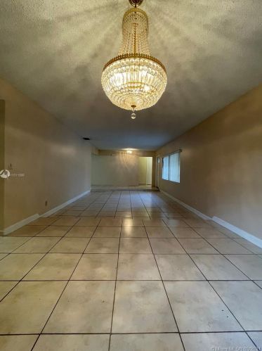 9325 24 Pl, Hollywood FL 33024-3125 exterior