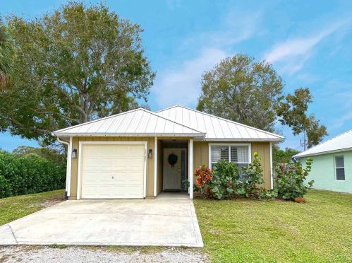 2725 14th St, Vero Beach, FL 32960-3206