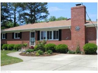 5612 Bingham Dr, Portsmouth, VA 23703-3725