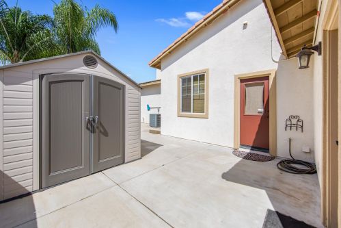981 Park Ave, San Jacinto CA  92583-5407 exterior