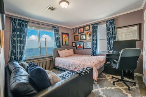 136-17 Bch Channel Dr, Far Rockaway NY  11694-2402 exterior