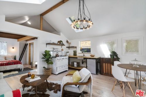 328 Topanga Canyon Blvd, Topanga CA  90290-3838 exterior