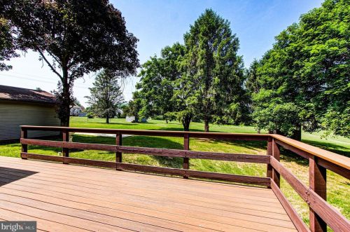 190 Royal Manor Rd, Easton PA  18042-8702 exterior