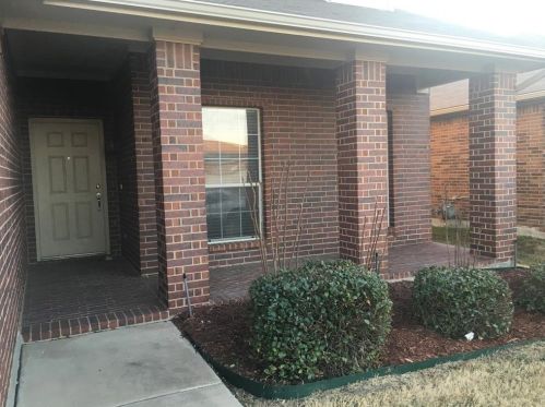 6220 Claire Dr, Fort Worth, TX 76131-1263
