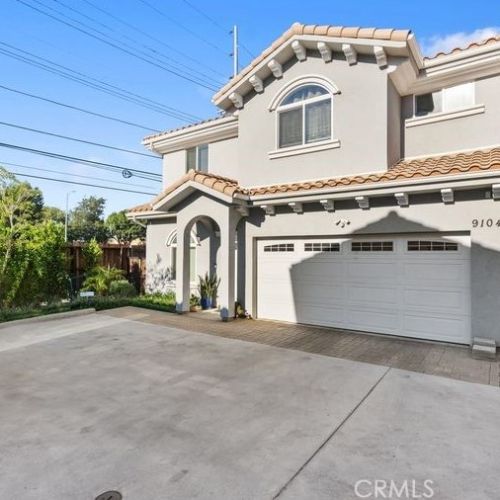 9104 Wakefield Ave, Van Nuys, CA 91402-0014