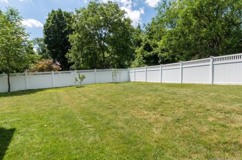 3 Marshall Ln, Ansonia CT  06401-2815 exterior