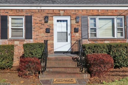 557 Forest Rd, Scotch Plains, NJ 07076-1733