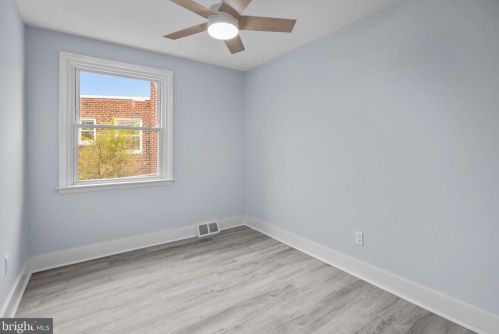 8522 Castor Ave, Philadelphia PA  19152-1208 exterior