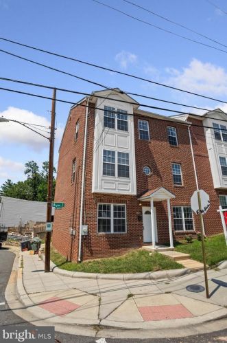 2409 Bryan Pl, Washington, DC 20020-4433