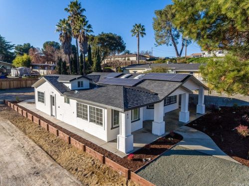 143 Vine St, Lake Nacimiento CA  93446-3736 exterior