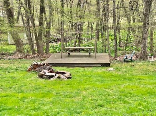 75 Cemetery Rd, Colchester CT  06415-2406 exterior