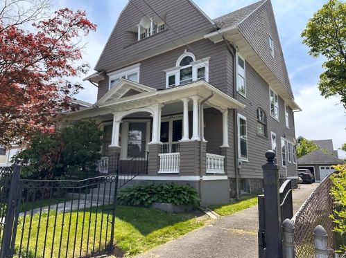 889 Howard Ave, Bridgeport, CT 06605-1969