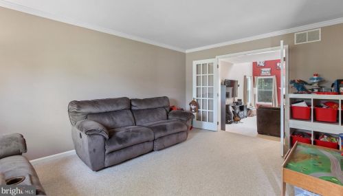 100 Brook Meadow Cir, Shrewsbury PA  17361-1236 exterior