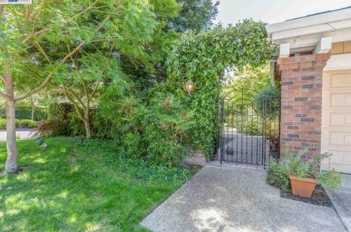 231 Live Oak Dr, Danville, CA 94506-2149