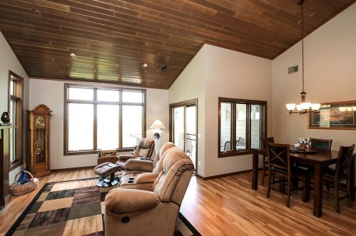 429 Kottke Ct, Cedar Mills, MN 55350-3322