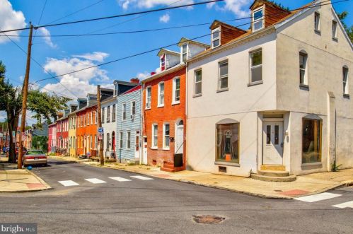 441 Strawberry St, Lancaster, PA 17602-4464