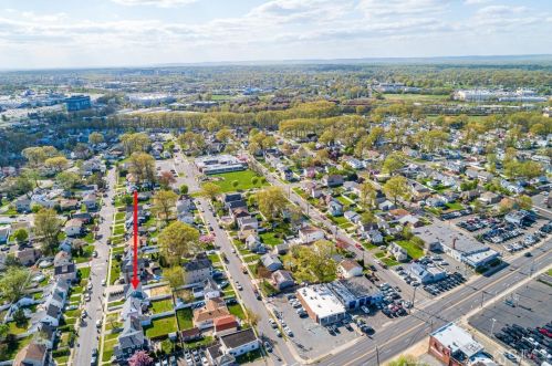 204 Grove Ave, Woodbridge NJ  07095-2337 exterior