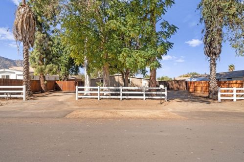 32861 Brechtel St, Lake Elsinore CA  92530-0420 exterior