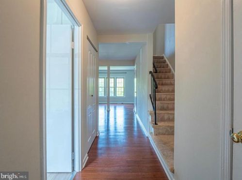5614 Stillwater Ct, Springfield VA  22015-1844 exterior