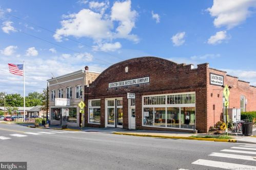 527 Rugby Ct, Purcellville VA  20132-3415 exterior