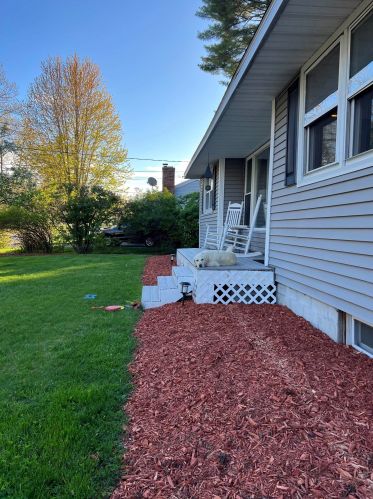 32 Damon Ave, Nashua NH  03064-1228 exterior