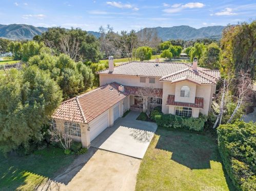 16498 Road Runner Rd, Santa Clarita, CA 91387-3200