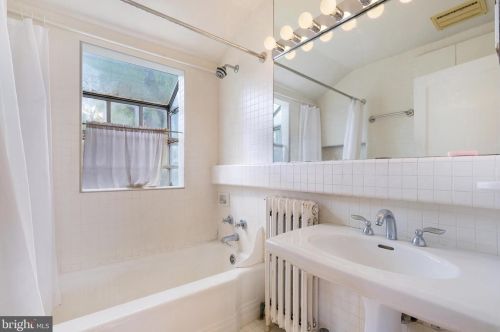 4210 Jenifer St, Washington DC 20015-1959 exterior