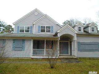 2841 John Roe Smith Ave, Gordon Heights, NY 11763-2135