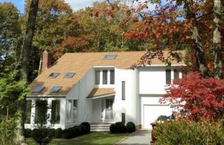 9 Harbor Watch Ct, Pine Neck NY  11963-2960 exterior