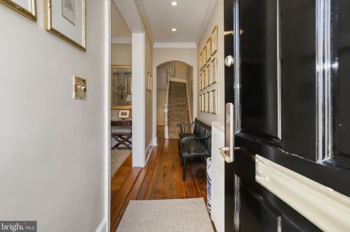 1515 33rd St, Washington, DC 20007-2723