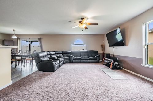 13237 Waterford Castle Dr, Dade City, FL 33525-5213