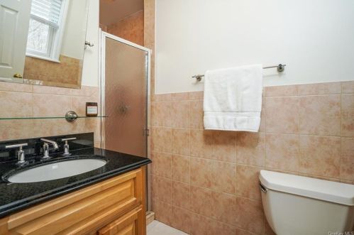 166 Harding Ave, White Plains NY  10606-1309 exterior