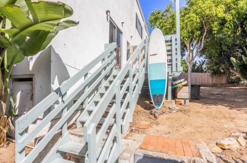 273 Hillcrest Dr, Encinitas CA 92024-1562 exterior