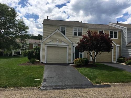 11 Gloucester Ct, Oakmont, PA 15139-1171