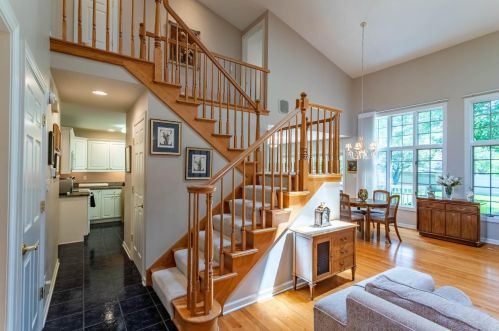 1632 Cherry Blossom Dr, Hammond IN 46321-5143 exterior