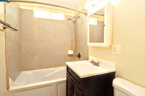 15620 Tracy St, San Lorenzo, CA 94580-1621