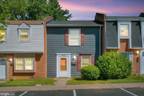 607 Denton Cir, Fredericksburg, VA 22401-2703