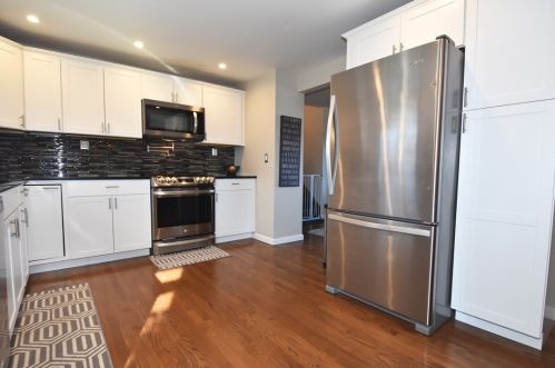 4669 Marina Dr, Whitaker PA  15120-2981 exterior