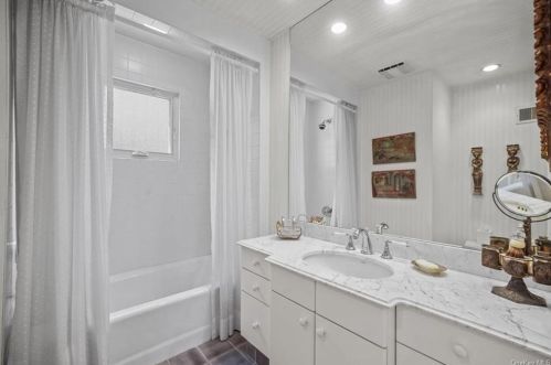 19 Chesley Rd, White Plains NY  10605-4511 exterior