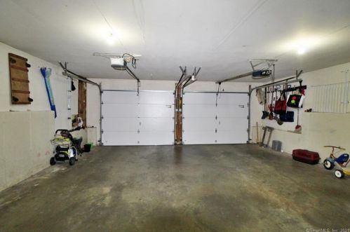 105 Edgefield Ave, Milford CT  06460-7833 exterior