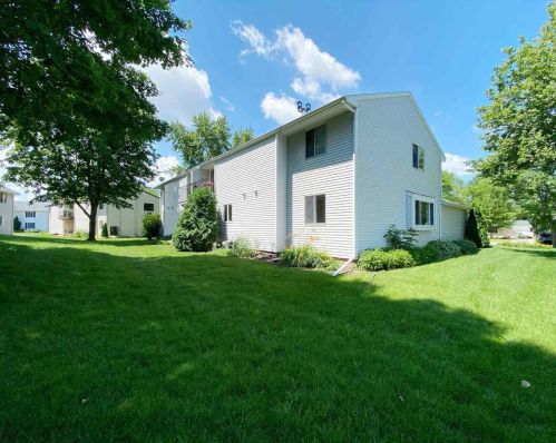 79 University Dr, Fond Du Lac, WI 54935-2917