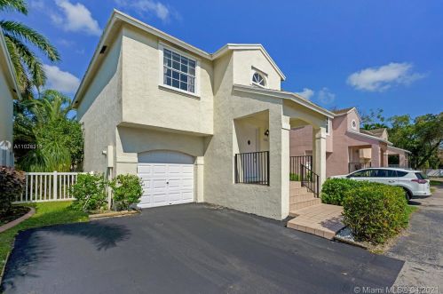 12024 13th St, Hollywood, FL 33026-3876