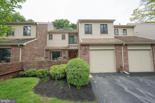 4 Scott Ct, Wayne, PA 19087-5706